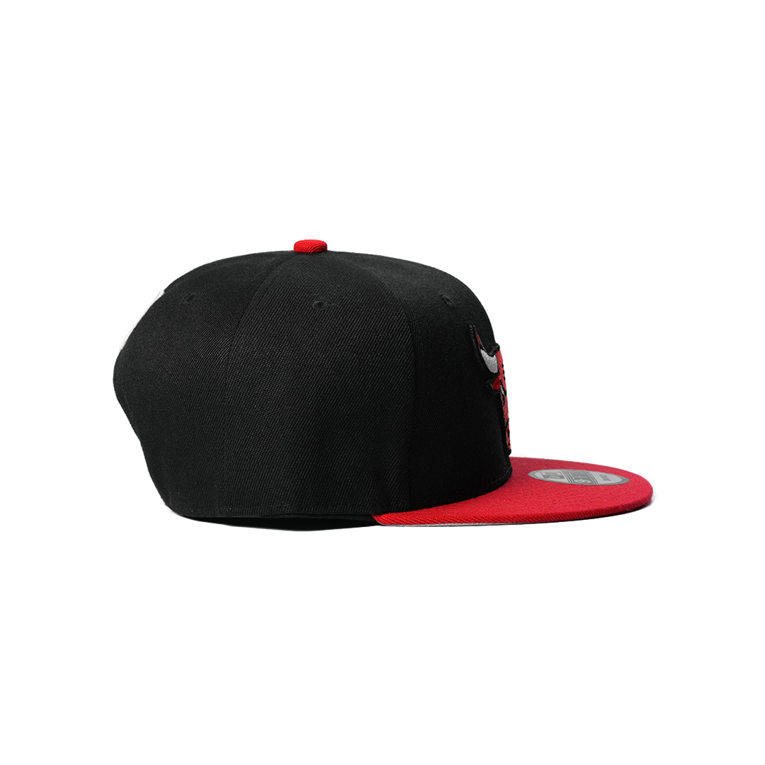 NEW ERA 9FIFTY CHICAGO BULLS BLACK/RED TWO-TONE