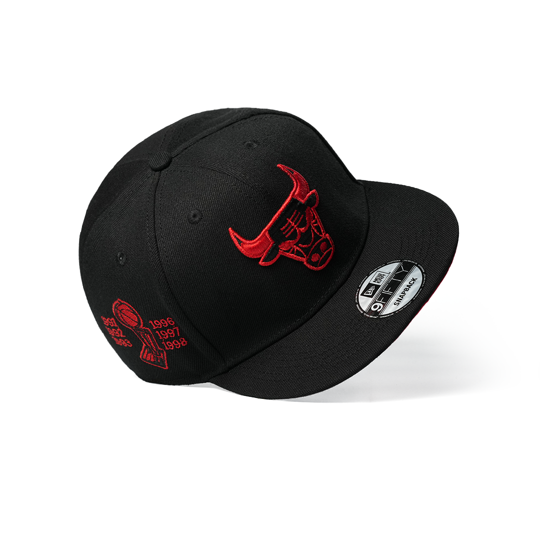 NEW ERA 9FIFTY CHICAGO BULLS CHAMPIONS RED HORN EDITION