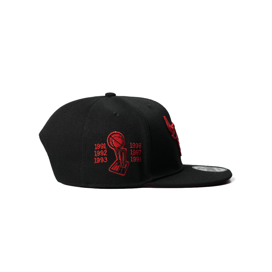 NEW ERA 9FIFTY CHICAGO BULLS CHAMPIONS RED HORN EDITION