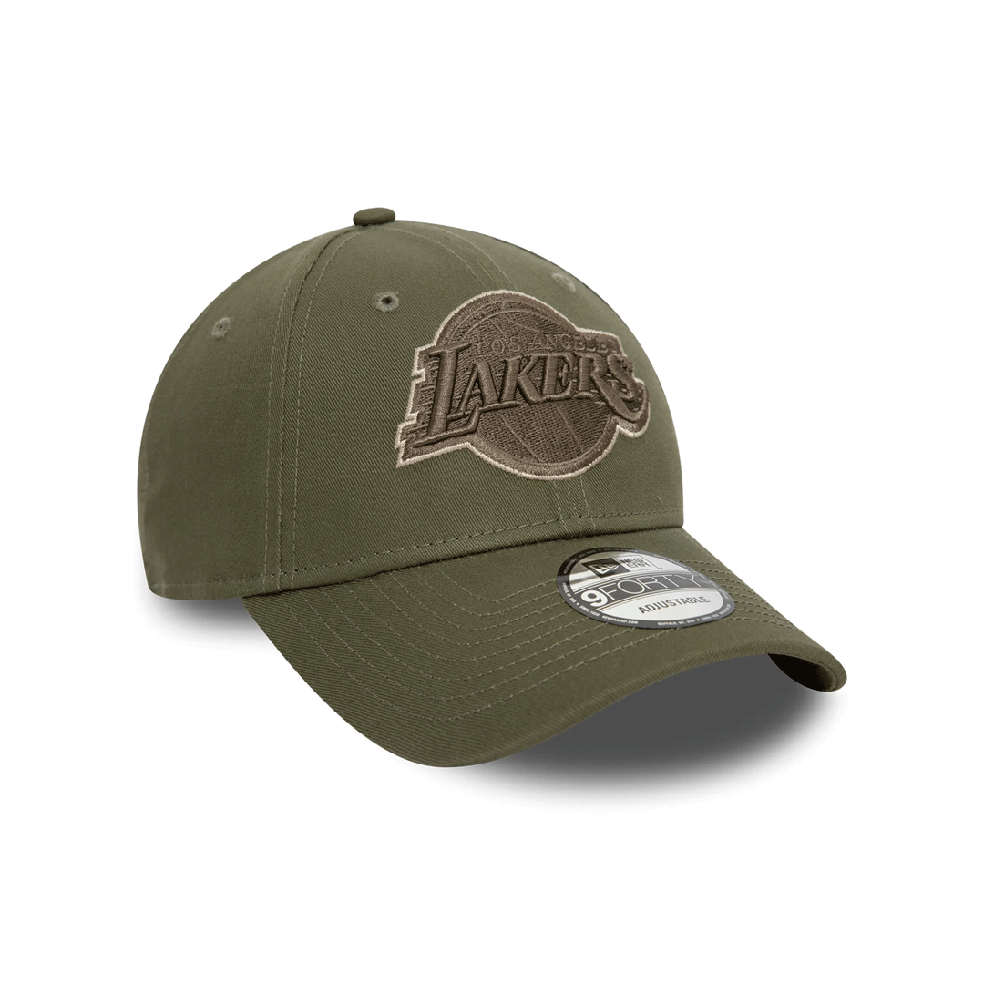 NEW ERA 9FORTY LOS ANGELES LAKERS TEAM OUTLINE OLIVE