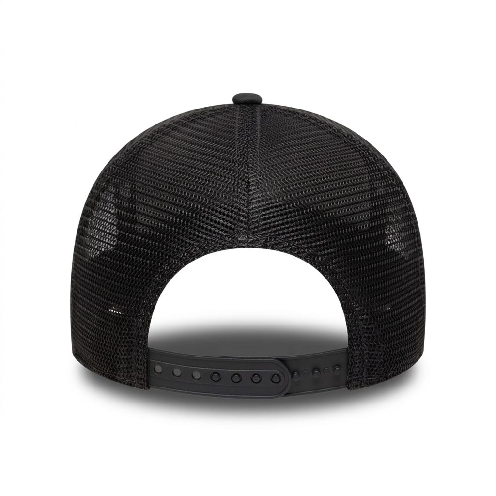 NEW ERA 9FORTY A-FRAME CHICAGO BULLS OUTLINE BLACK EDITION TRUCKER