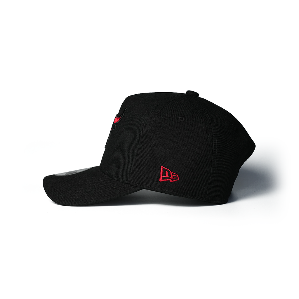 NEW ERA 9FORTY A-FRAME CHICAGO BULLS 6X CHAMPS BLACK AND RED PRIME EDITION