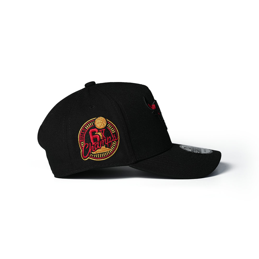 NEW ERA 9FORTY A-FRAME CHICAGO BULLS 6X CHAMPS BLACK AND RED PRIME EDITION