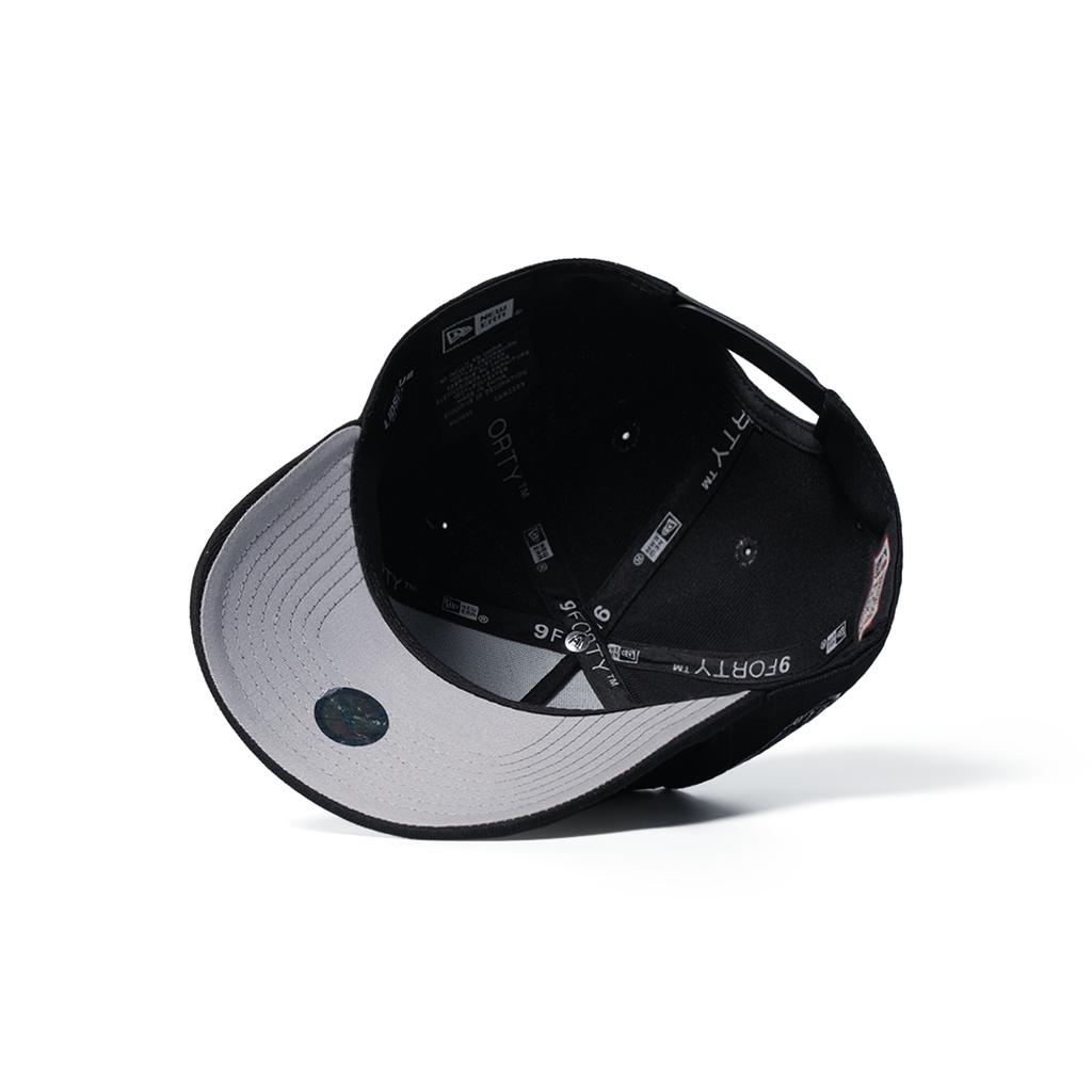 NEW ERA 9FORTY A-FRAME CHICAGO BULLS 6X CHAMPS BLACKOUT METALLIC EDITION