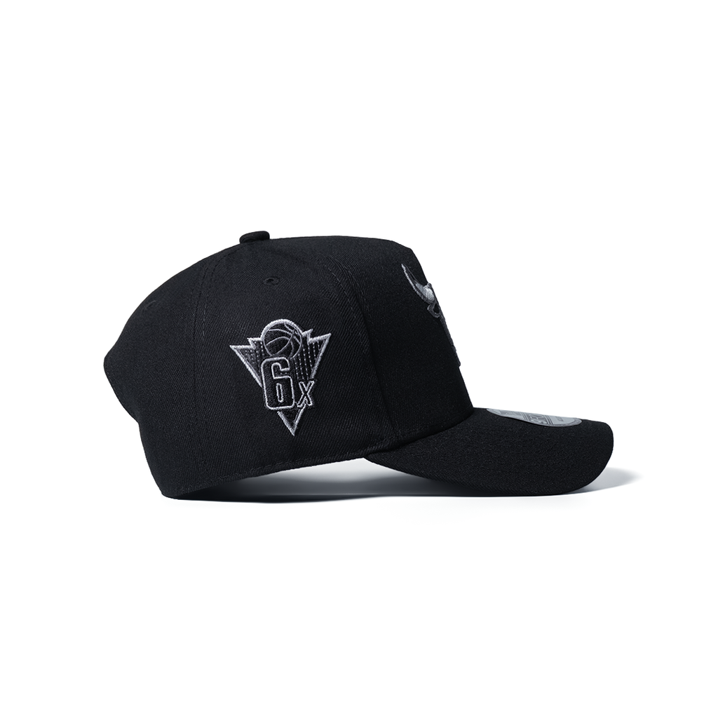 NEW ERA 9FORTY A-FRAME CHICAGO BULLS 6X CHAMPS BLACKOUT METALLIC EDITION
