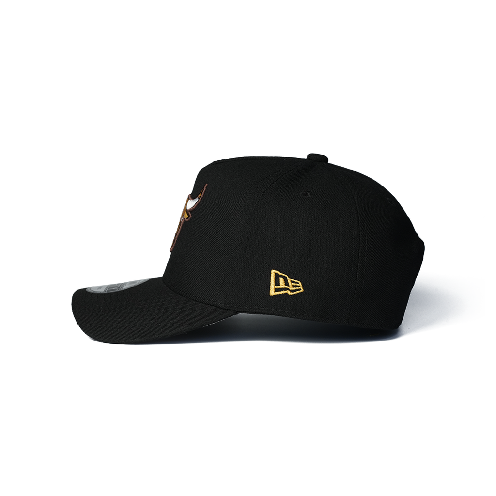 NEW ERA 9FORTY A-FRAME CHICAGO BULLS 6X CHAMPS BLACK/GOLD