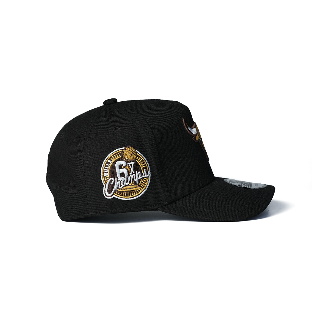 NEW ERA 9FORTY A-FRAME CHICAGO BULLS 6X CHAMPS BLACK/GOLD