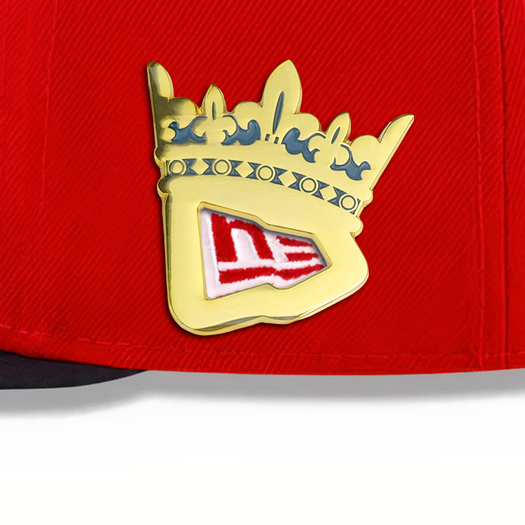 GOLD CROWN PIN