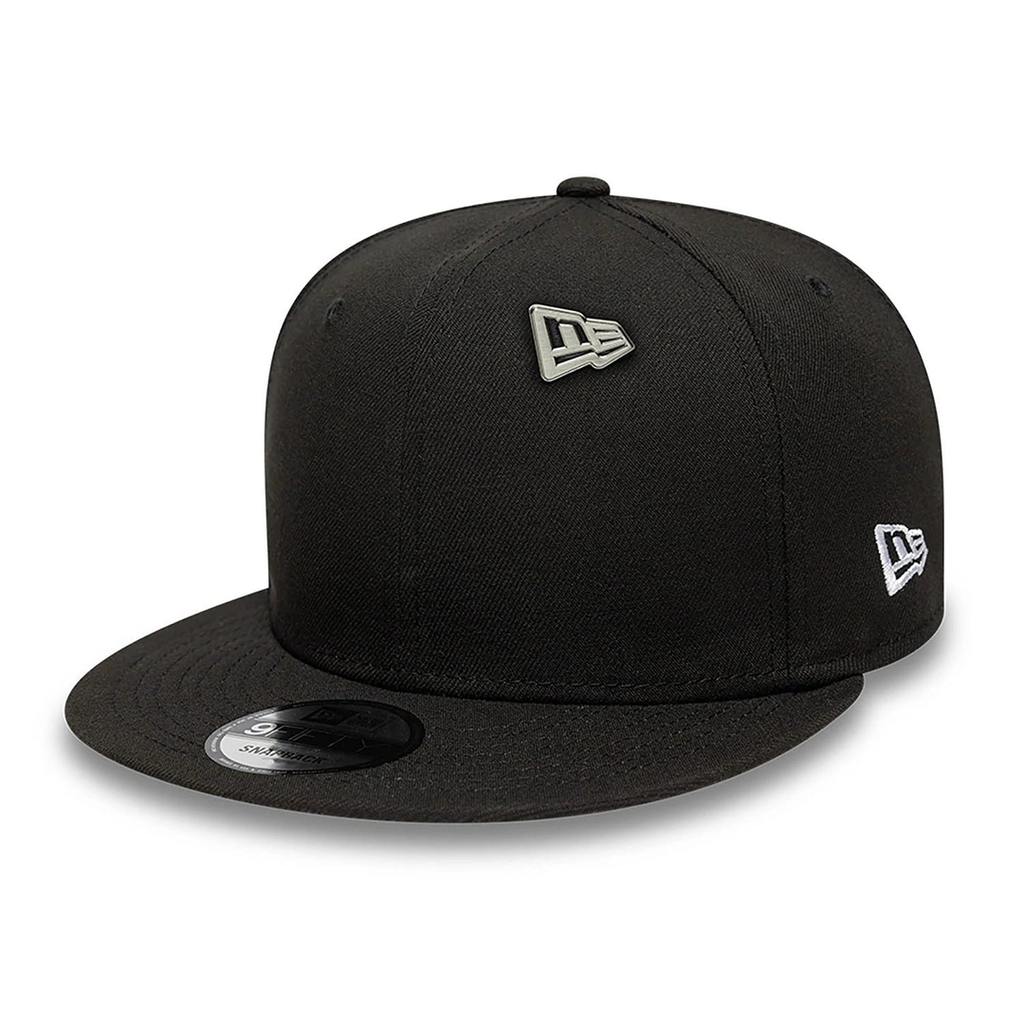 NEW ERA SILVER BLACK PIN