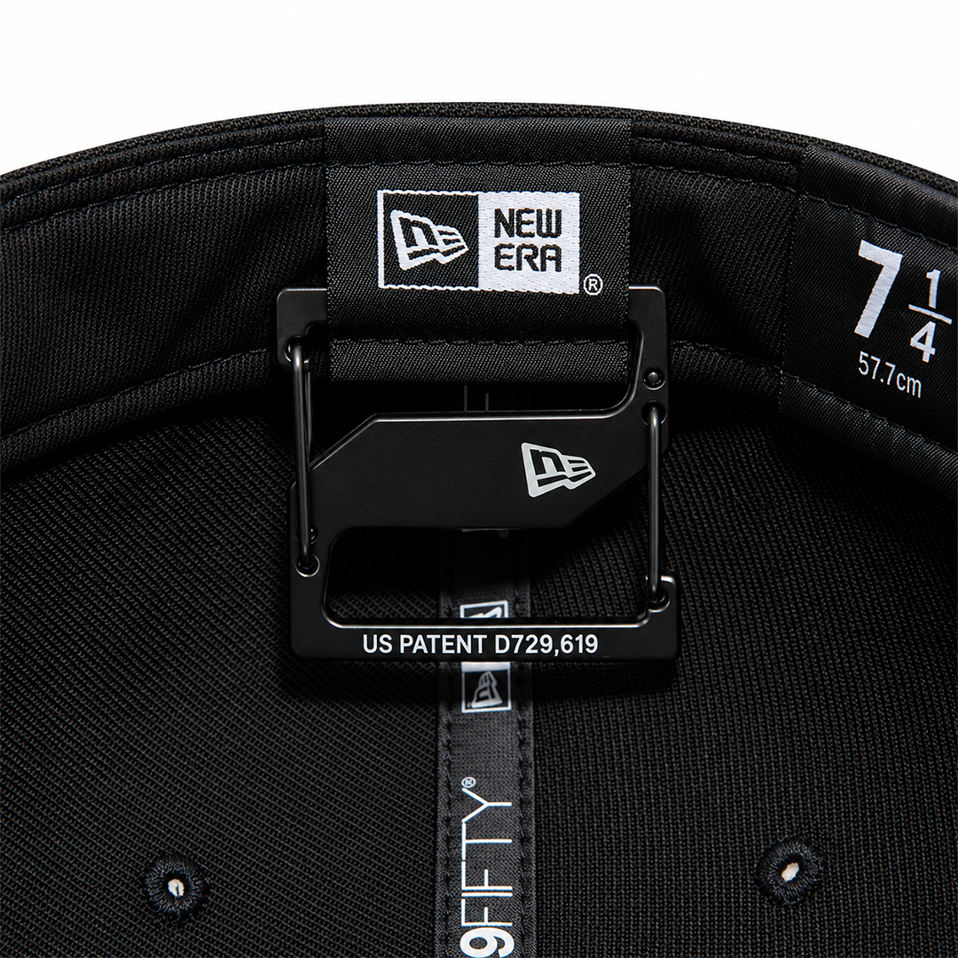 NEW ERA BLACK CAP CLIP
