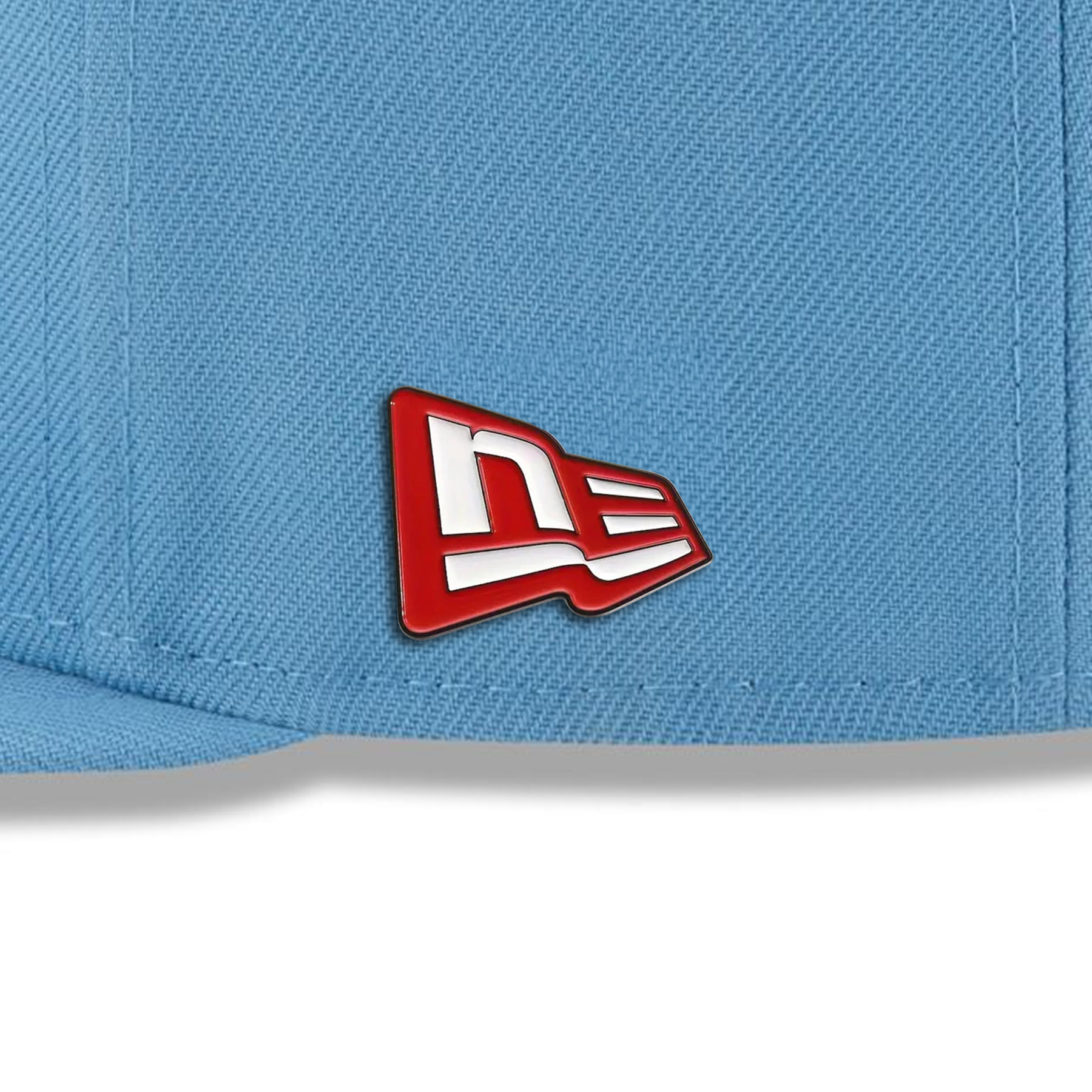 NEW ERA RED/WHITE FLAG PIN