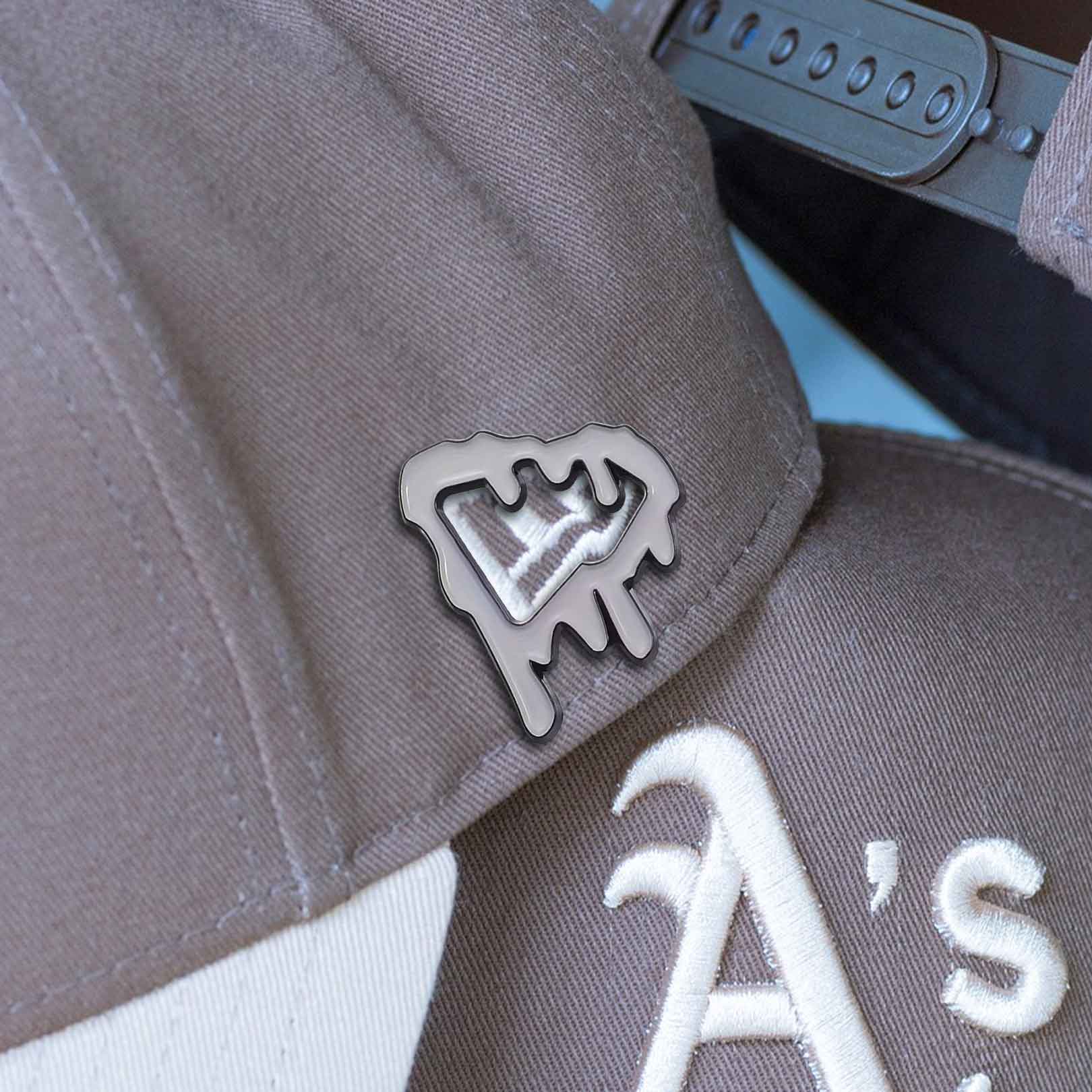GRAY DRIP PIN