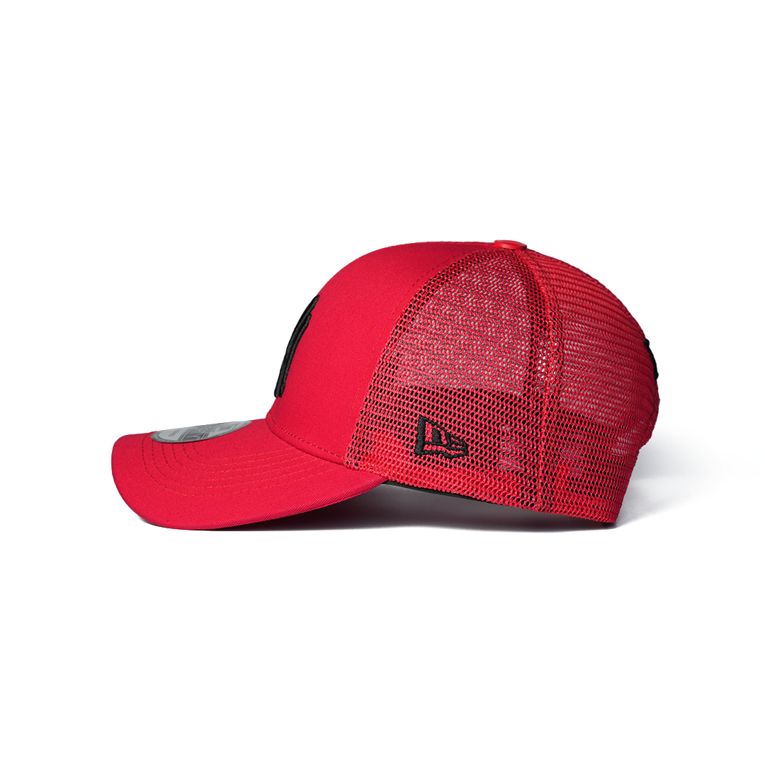 NEW ERA 9FORTY NEW YORK YANKEES HOME FIELD RED TRUCKER