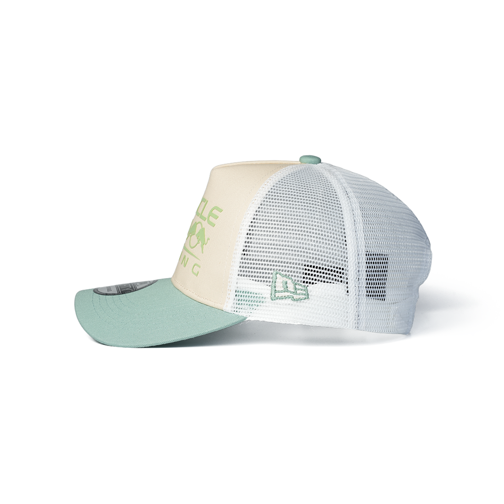 NEW ERA 9FORTY A-FRAME RED BULL F1 BEIGE TWO TONE SEASONAL TRUCKER