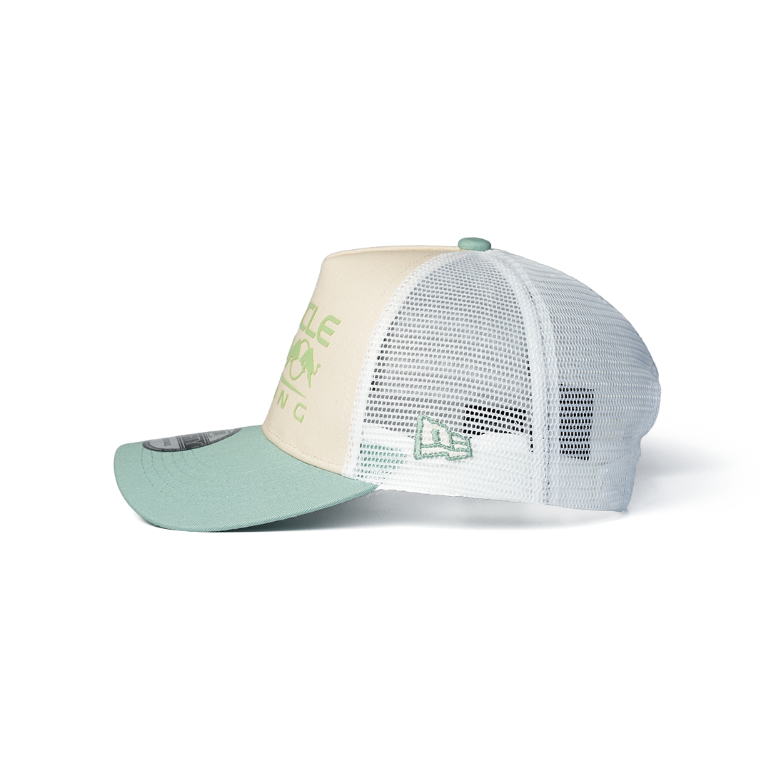 NEW ERA 9FORTY A-FRAME RED BULL F1 BEIGE TWO TONE SEASONAL TRUCKER