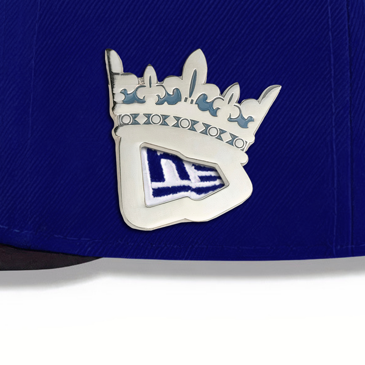 SILVER CROWN PIN