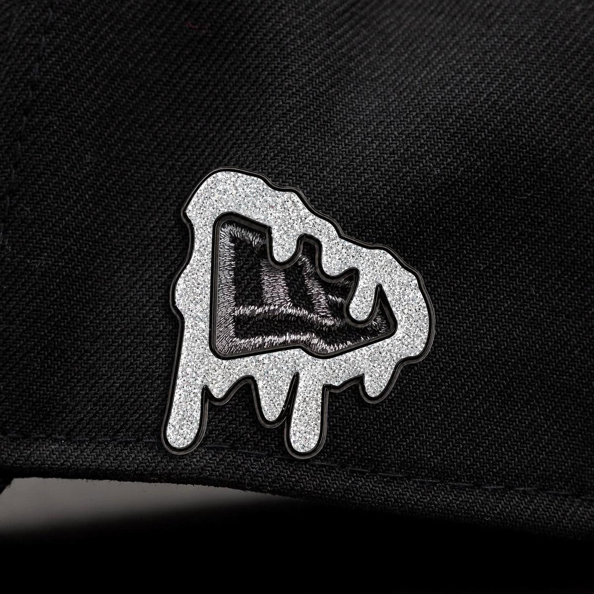 SILVER GLITTER PIN
