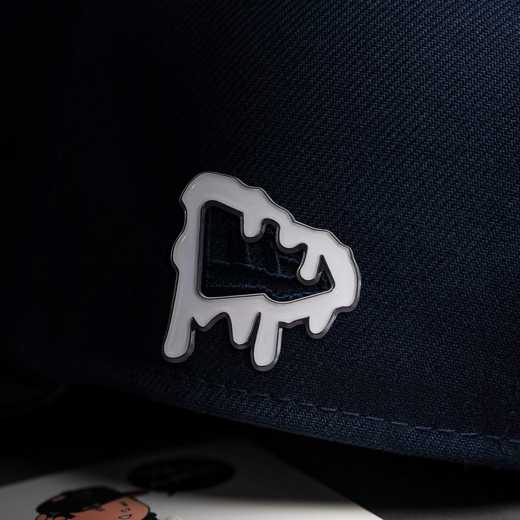 WHITE DRIP PIN