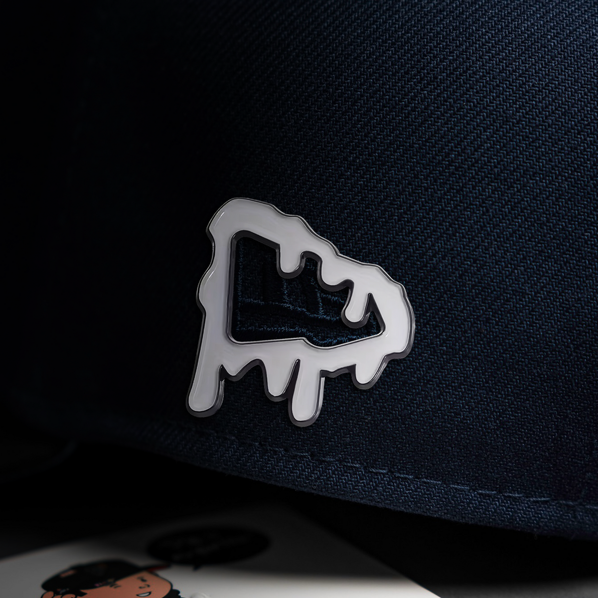 WHITE DRIP PIN