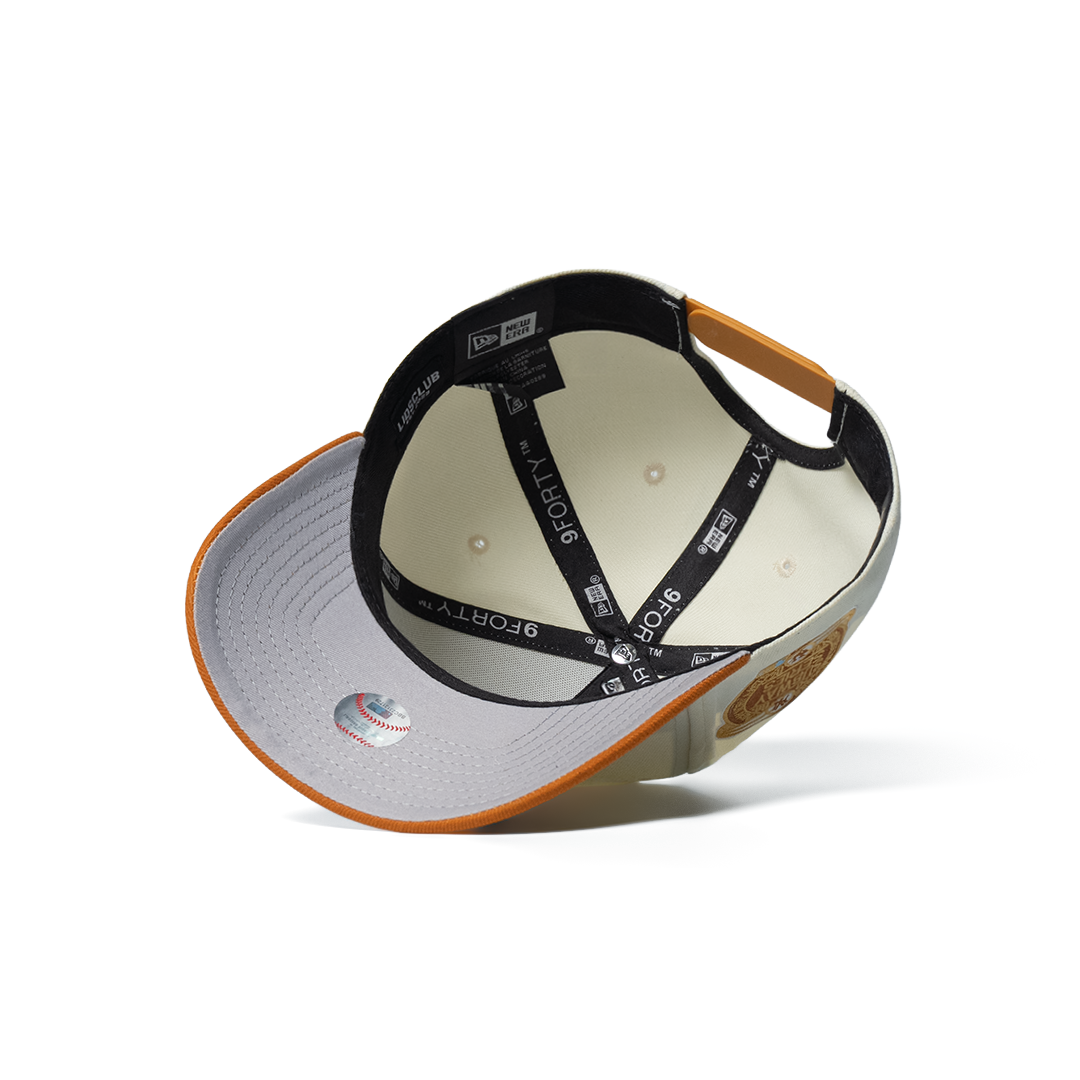 NEW ERA 9FORTY A-FRAME NEW YORK YANKEES SUBWAY SERIES 2000 CHROME BOURBON TWO TONE