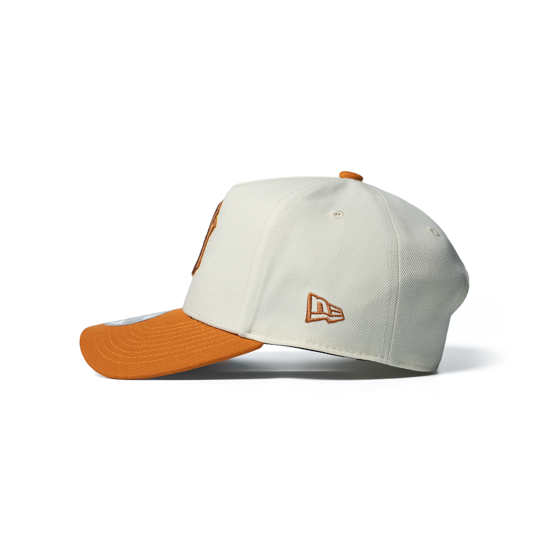 NEW ERA 9FORTY A-FRAME NEW YORK YANKEES SUBWAY SERIES 2000 CHROME BOURBON TWO TONE