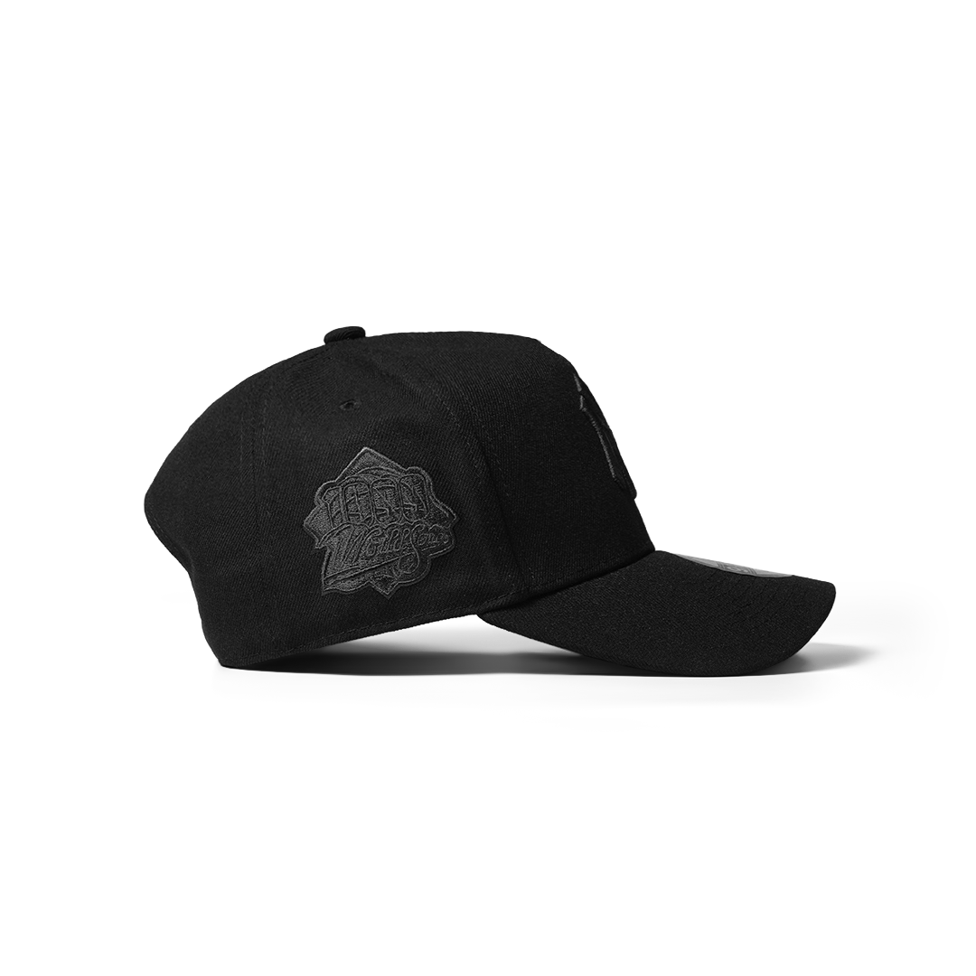 NEW ERA 9FORTY A-FRAME NEW YORK YANKEES WORLD SERIES 1999 BLACKOUT RED PRIME EDITION