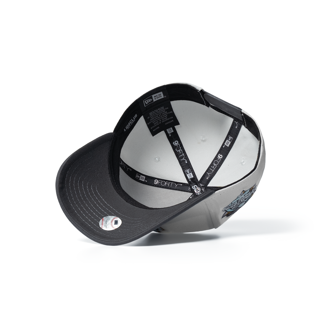 NEW ERA 9FORTY A-FRAME NEW YORK YANKEES WORLD SERIES 2000 FADE STONE TWO TONE EDITION