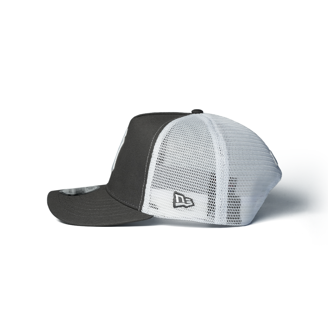 NEW ERA 9FORTY NEW YORK YANKEES GRAPHITE/WHITE TRUCKER