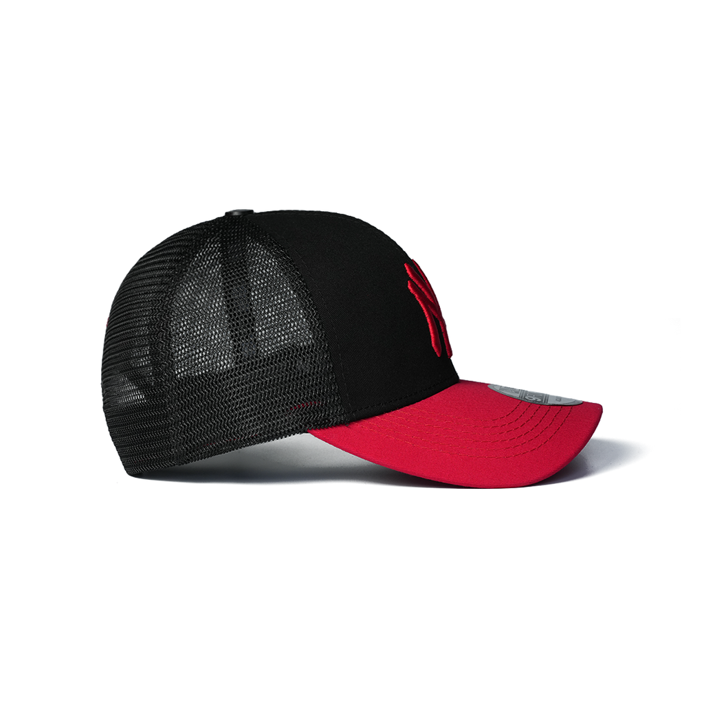NEW ERA 9FORTY NEW YORK YANKEES HOME FIELD BLACK/RED TRUCKER