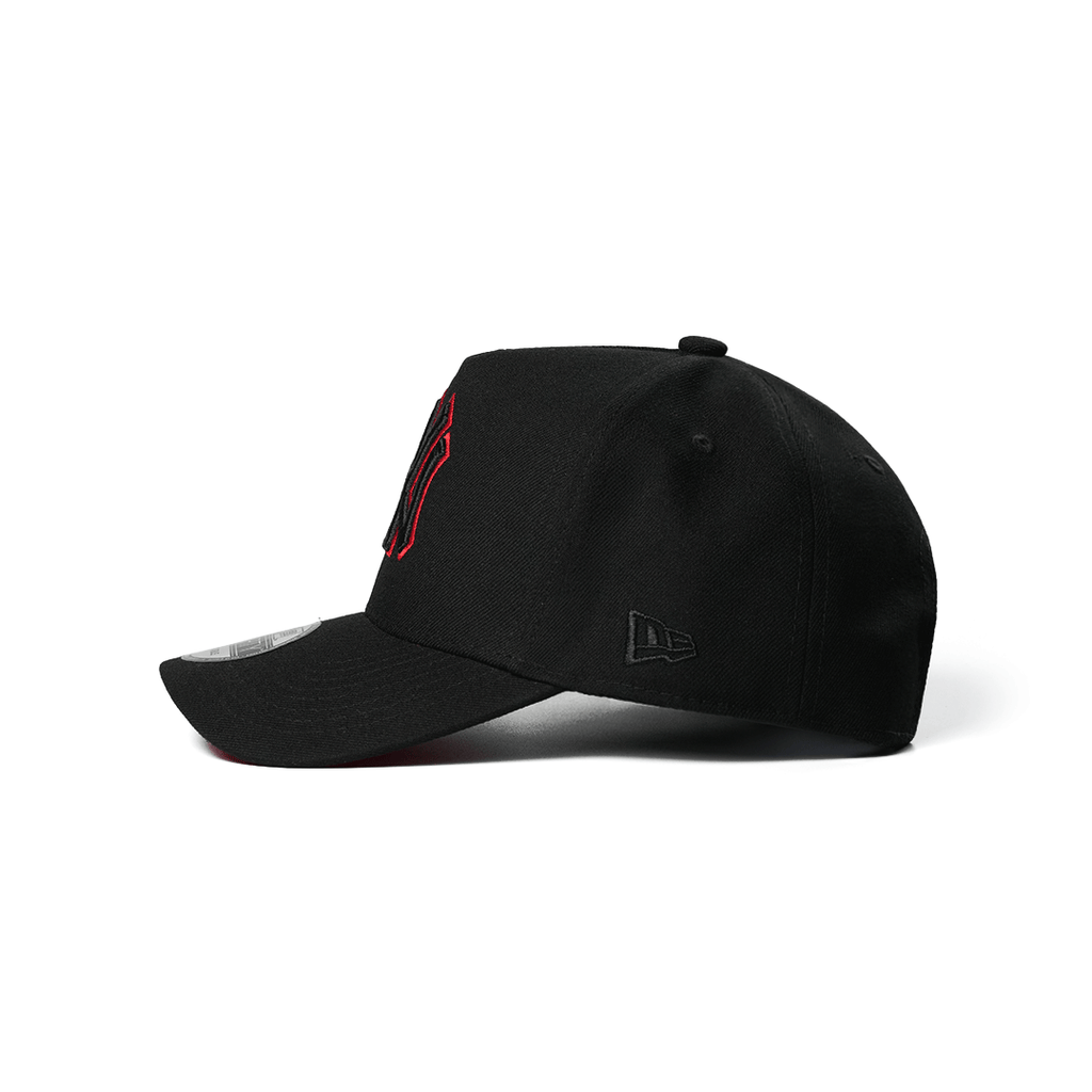 NEW ERA 9FORTY A-FRAME NEW YORK YANKEES WORLD SERIES 1999 BLACK AND RED