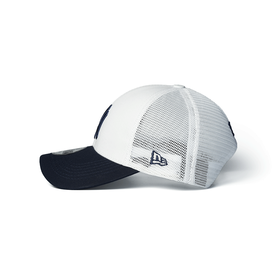 NEW ERA 9FORTY NEW YORK YANKEES HOME FIELD WHITE/NAVY TRUCKER