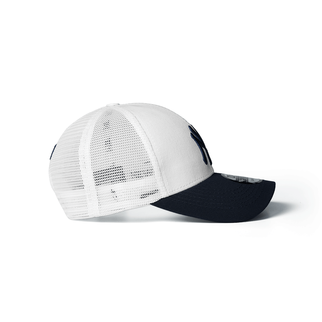 NEW ERA 9FORTY NEW YORK YANKEES HOME FIELD WHITE/NAVY TRUCKER