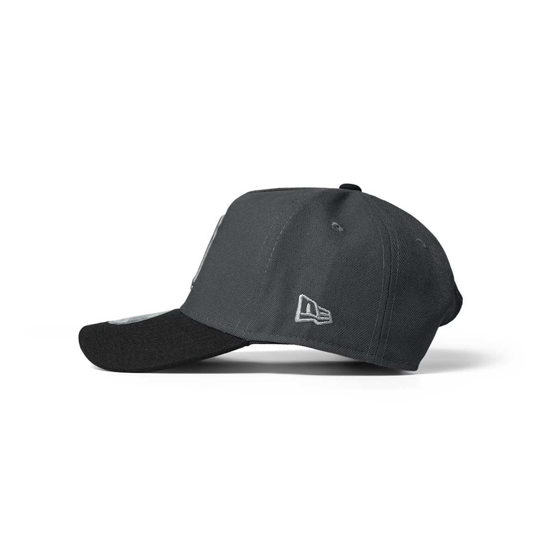 NEW ERA 9FORTY A-FRAME NEW YORK YANKEES WORLD SERIES 1999 TARMAC TWO TONE EDITION