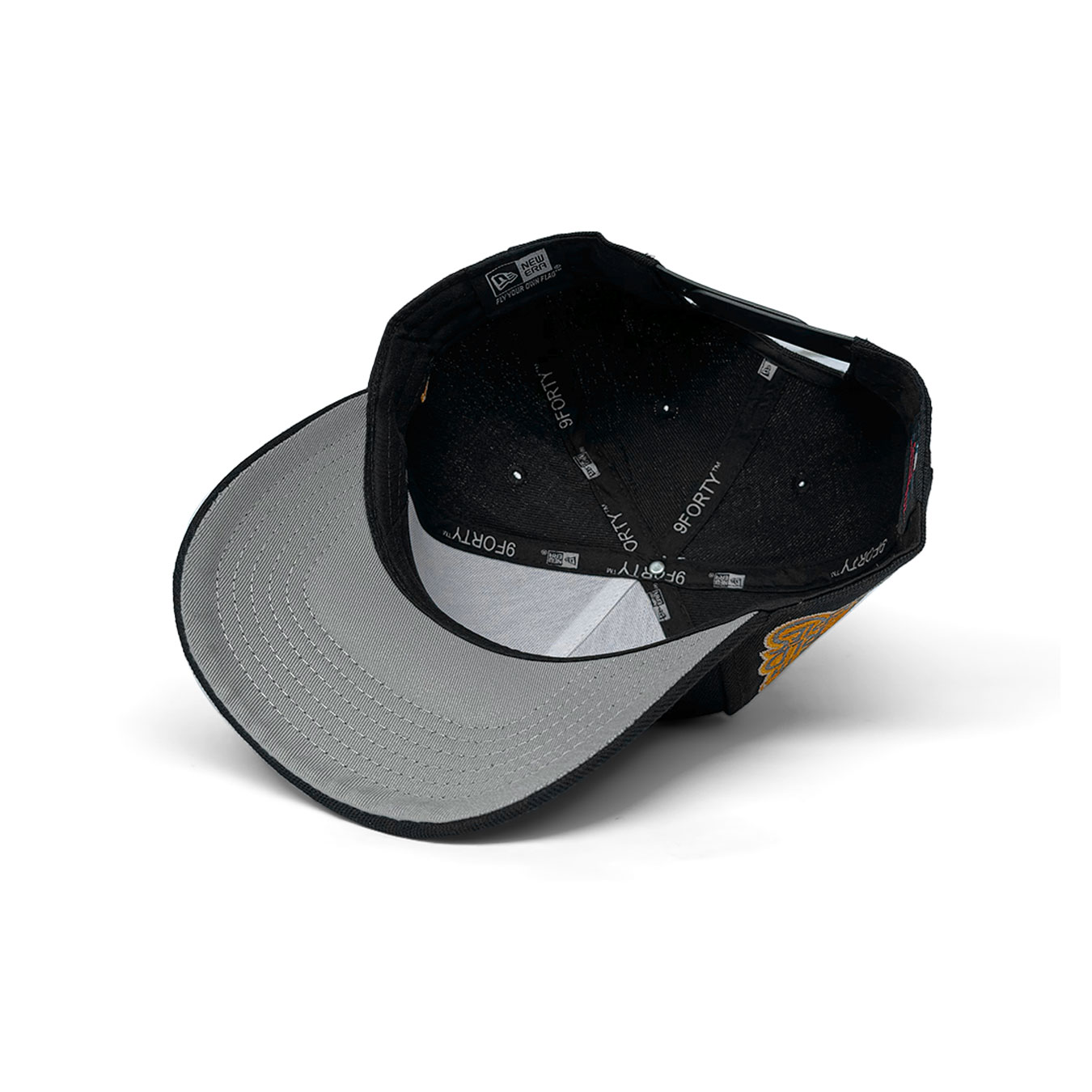 NEW ERA 9FORTY A-FRAME NEW ERA PITTSBURGH PIRATES WORLD SERIES 1979 BLACK GOLD - Image 4